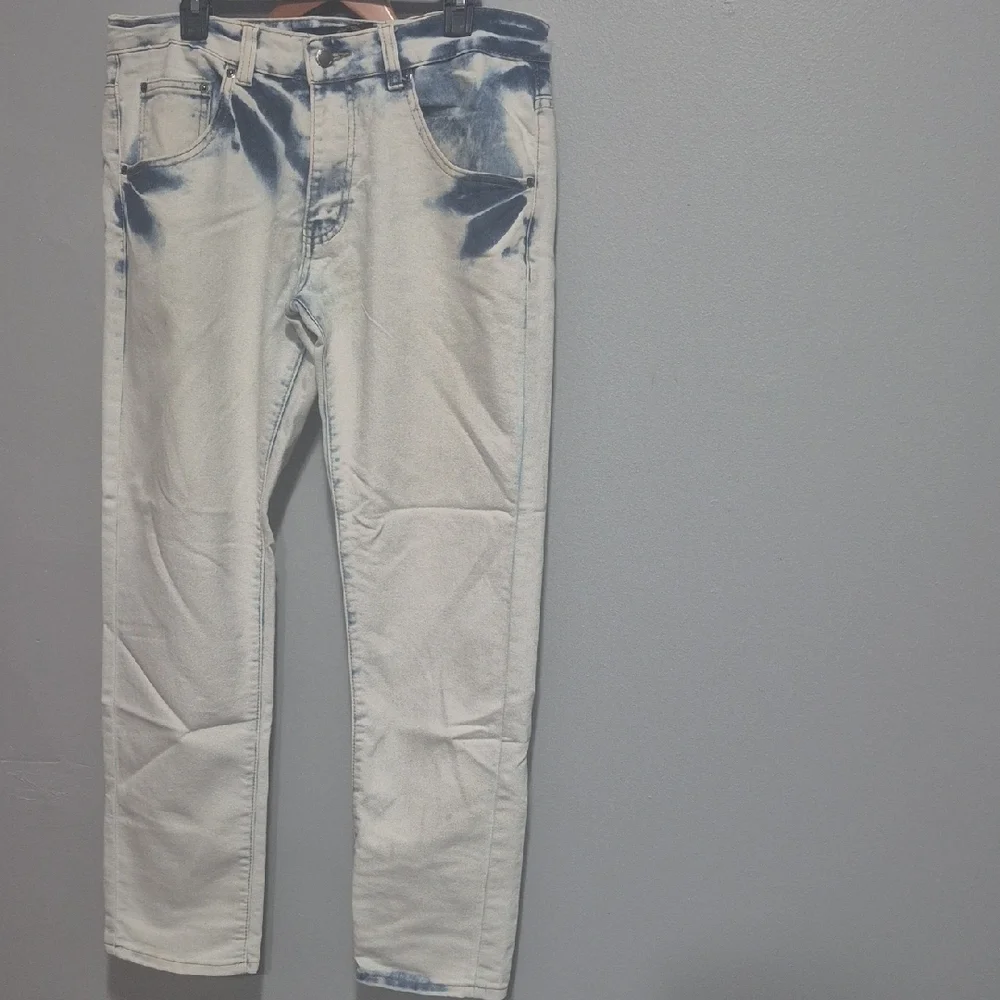 Men’s Light Wash Skinny Jeans Size 34x32 Slim Fit Distressed Fade Denim